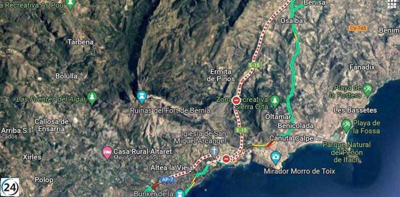 Incendio en Altea obliga a evacuar a 30 residentes y corta importantes vías de transporte