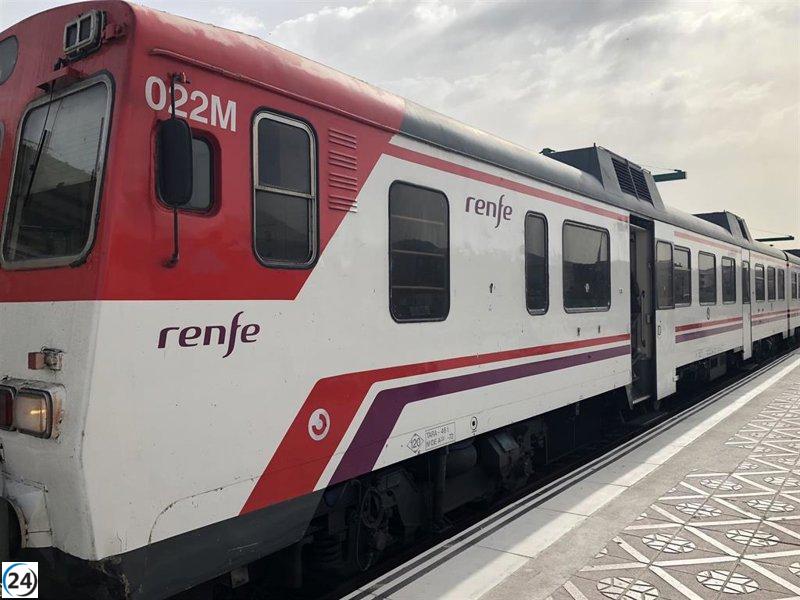 Incendio en un asentamiento chabolista paraliza el tráfico de Cercanías en València