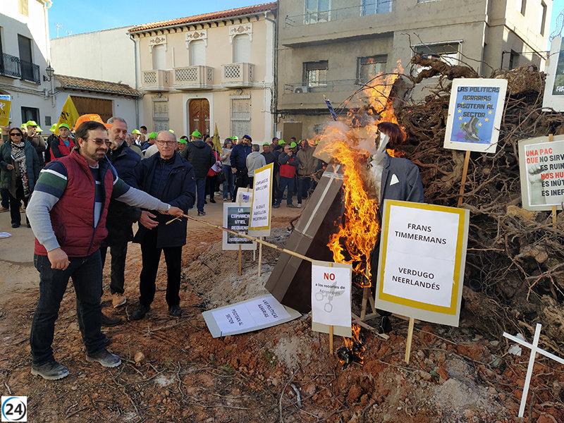 Agricultores valencianos encienden 