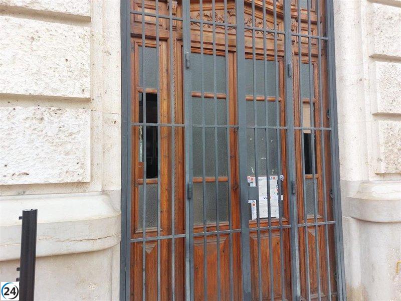 La 'mascletà' causa daños en el Ayuntamiento y obliga a televisión pública a emitir sin imágenes.