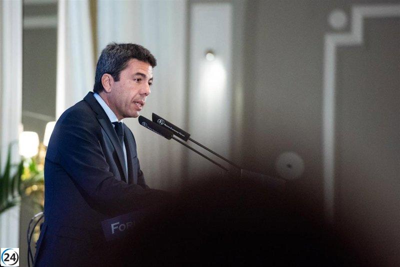 Mazón aboga por equiparar el valenciano y el castellano en la nueva ley de educación.