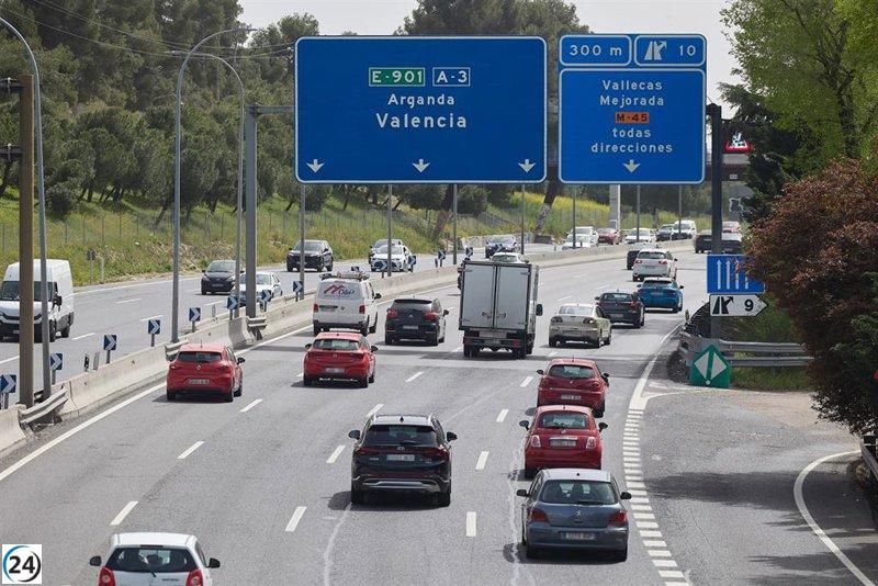 Tráfico congestionado en carreteras valencianas en Semana Santa