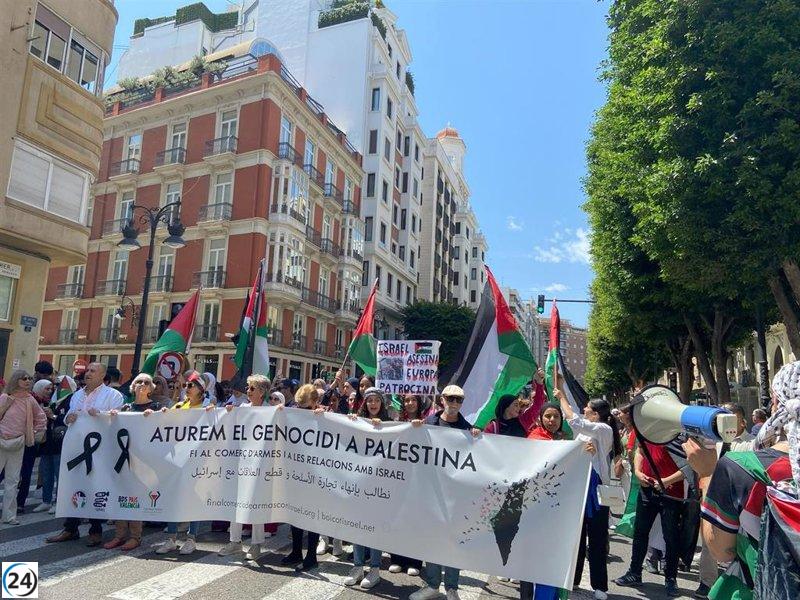Multitud en València pide el fin del conflicto en Oriente Medio y un cese al fuego urgente.