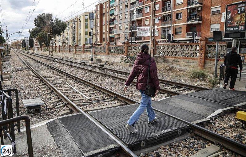 El alcalde Puente descarta soterrar las vías de Alfafar a corto plazo debido al largo plazo de 15 años mínimo.