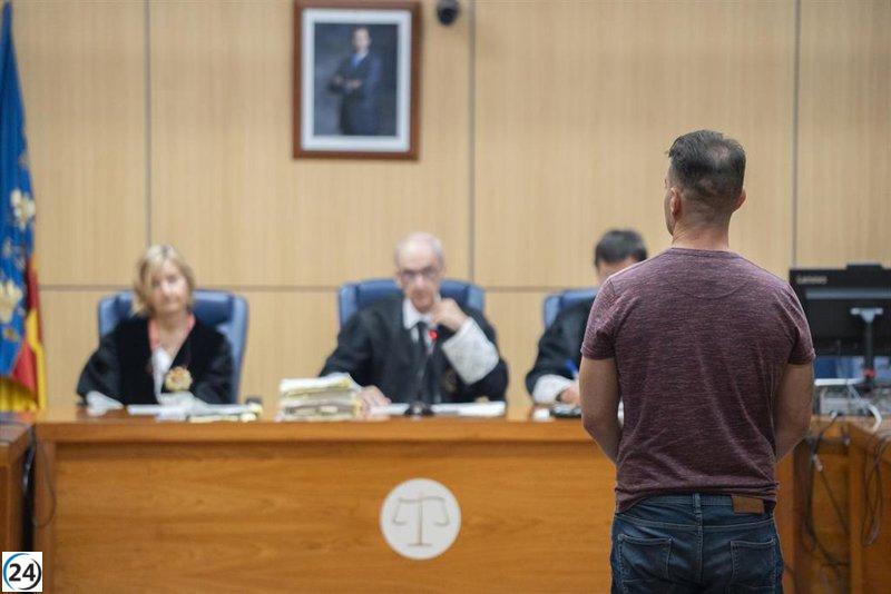 'El Tuvi' sentenciado a casi cuatro años por violencia de género