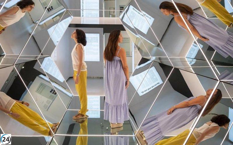 CaixForum València invita a explorar la ciencia y la realidad a través de los espejos.
