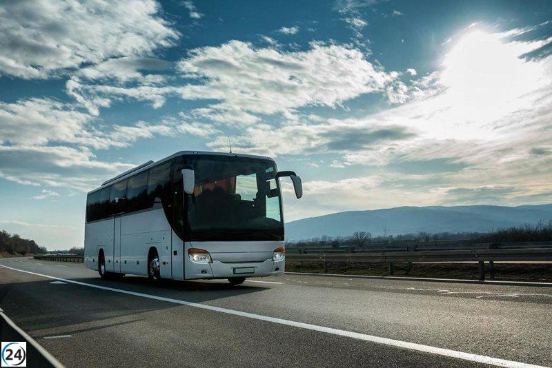 Educación garantiza transporte escolar completo durante huelga del lunes.