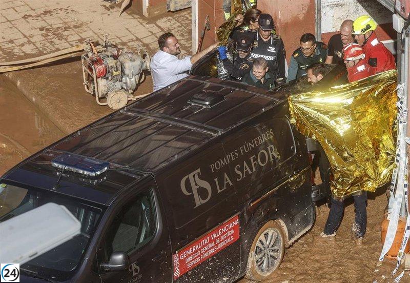 Los tribunales permiten la entrega de casi 50 cuerpos de víctimas de la DANA a sus familias.