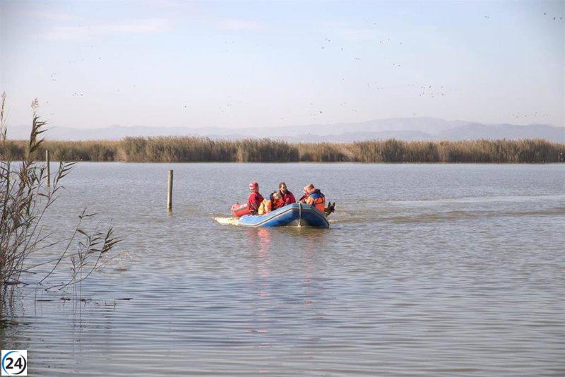 Policías y bomberos holandeses se suman a la búsqueda de desaparecidos en la dana.