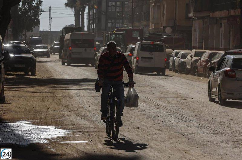 Familiares de los fallecidos critican el uso del funeral para mejorar una imagen dañada.