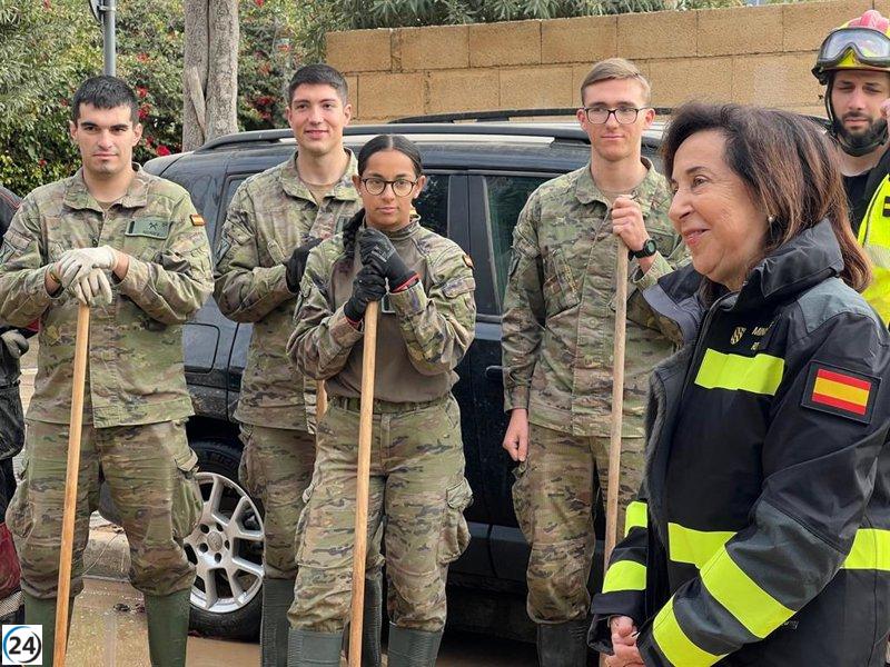 Robles defiende la labor de las Fuerzas Armadas tras la dana: 