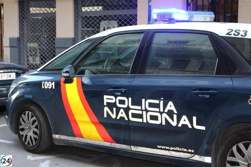 Policía abre fuego contra hombre con cuchillos que intimidaba en Torrent.