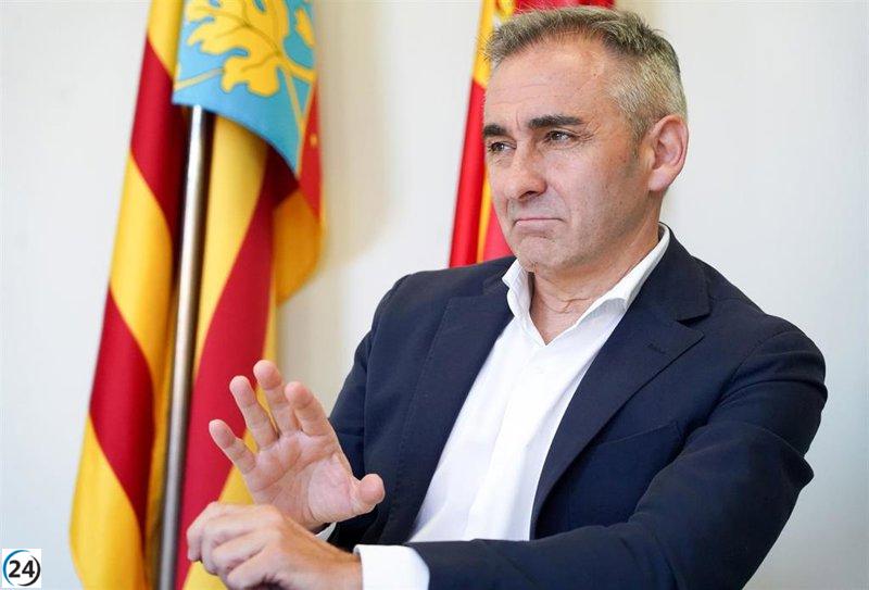 Barrachina advierte que las políticas del Gobierno ponen en riesgo la agricultura en Alicante.