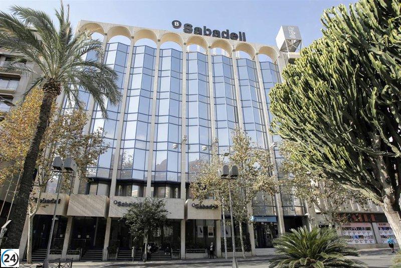 Barcala expresa su desconcierto y decepción ante la salida del Sabadell de Alicante hacia Cataluña y exige aclaraciones.