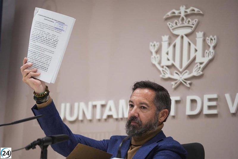 Vox destituye a Badenas, quien reafirma su compromiso con los valores valencianos.