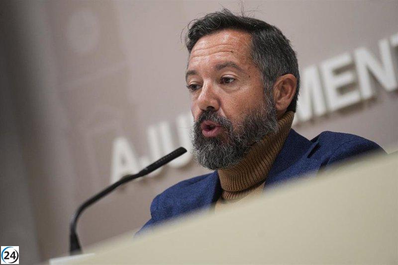 Badenas se retira de Vox pero conserva su acta y denuncia a dos de sus líderes.