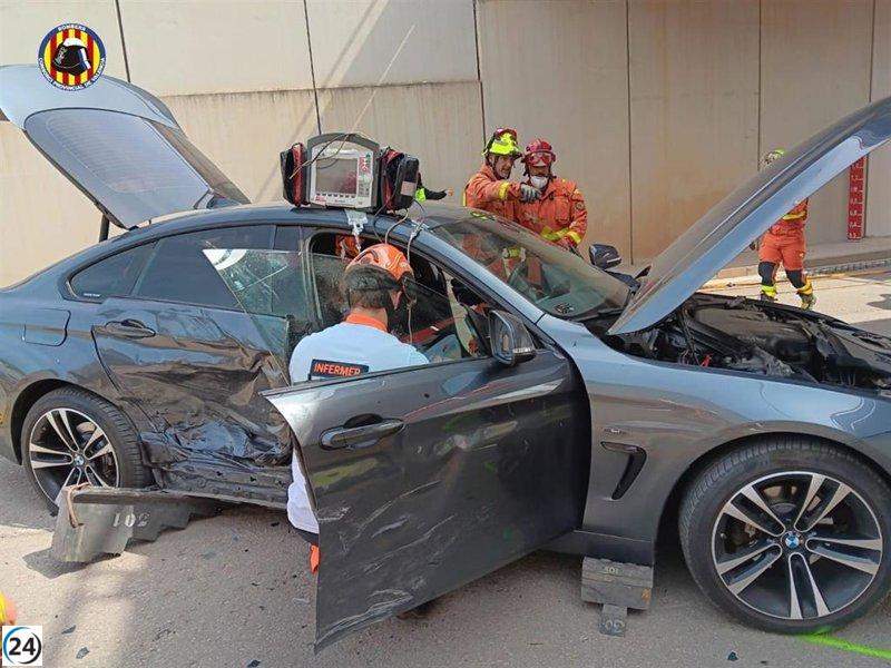 Accidente de tráfico en Torrent deja cinco personas heridas.