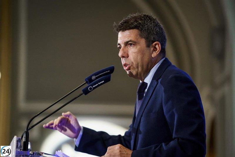 Mazón se reúne con grupos de víctimas de la dana para dialogar sobre sus necesidades.