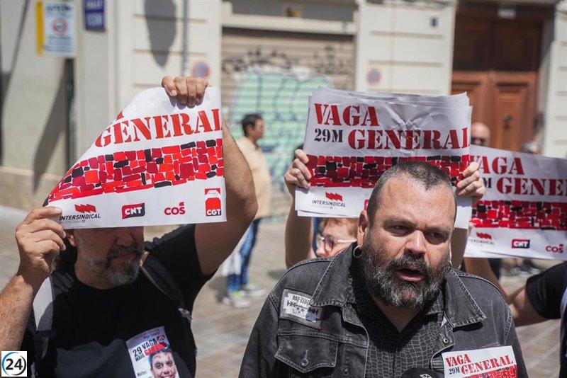 Sindicatos ocupan la CEV en la huelga del 29M para señalar la responsabilidad empresarial en la crisis.