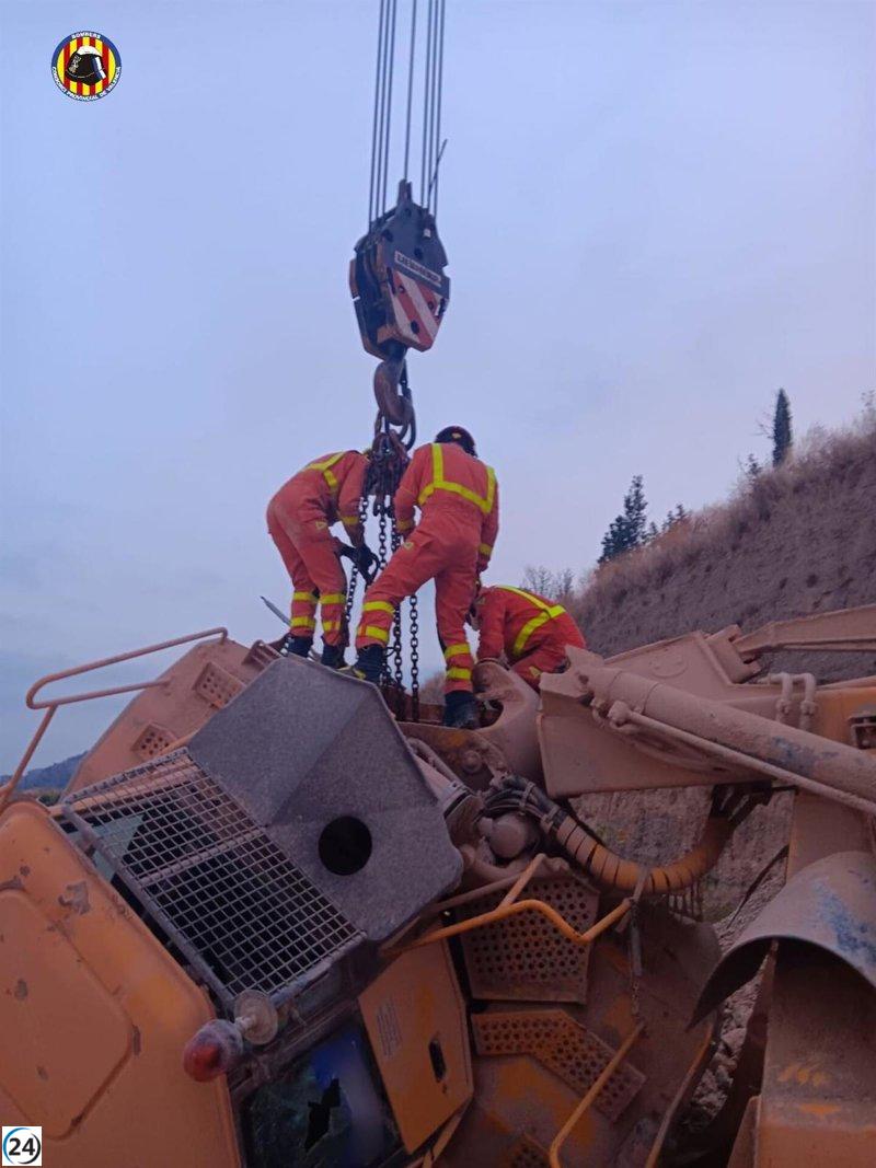 Accidente mortal en Llíria: hombre fallece tras volcar vehículo en una cantera.