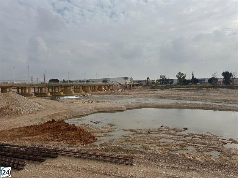 Autoridades desconocen orden de retiro de bomberos durante medición en el Poyo, según la Jefa de Emergencias.