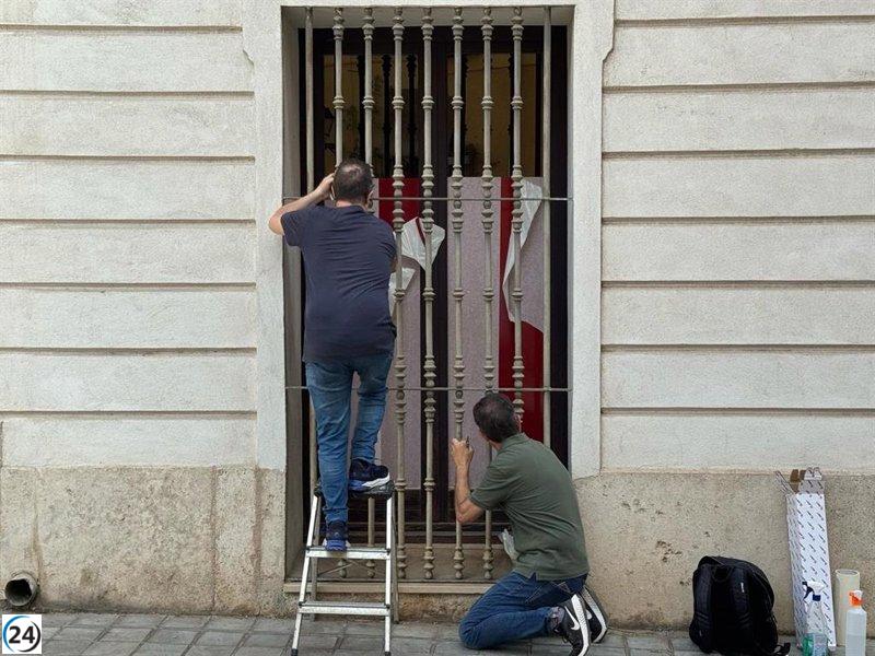 Compromís denuncia la supresión de carteles que piden la dimisión de Mazón y señalan a Vox en Corts.