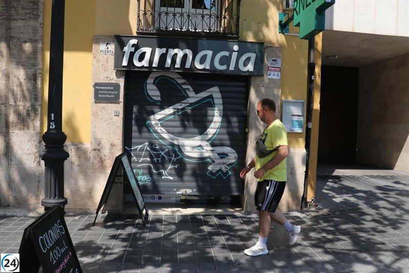 Farmacias cierran puertas en señal de protesta por deudas de la Generalitat.