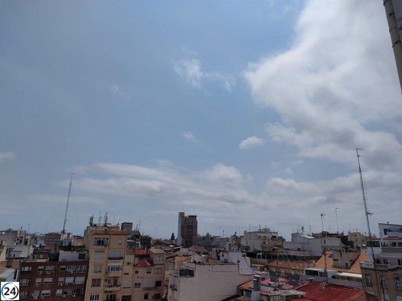 Alicante se ve afectada por el humo y el hedor del incendio en Tarragona.