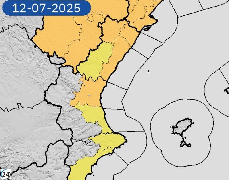 Tormentas intensas azotan la madrugada en Castellón y Camp de Morvedre.