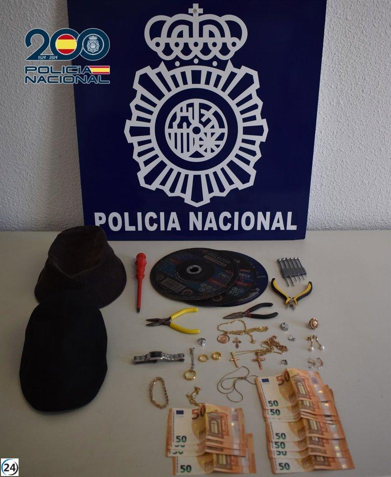 Capturados dos delincuentes por un asalto violento en viviendas de Gandia y el robo de dinero y joyas.
