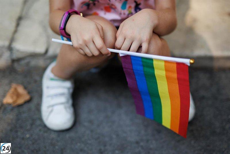 Compromís solicita al Defensor del Pueblo que presente ante el Constitucional las modificaciones a la 'Ley Trans' en Valencia.