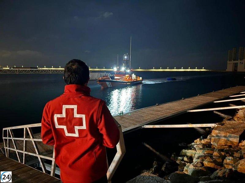 Rescatan a 30 migrantes en dos embarcaciones en Calp y Alicante.