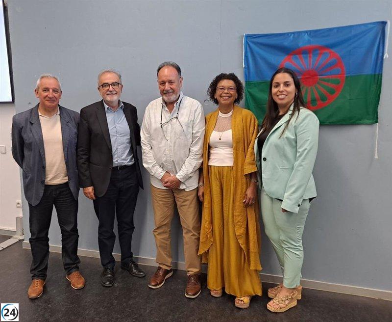 Juan Jarque hace historia al convertirse en el primer gitano en obtener un doctorado en Historia Contemporánea en la UJI de Castellón.