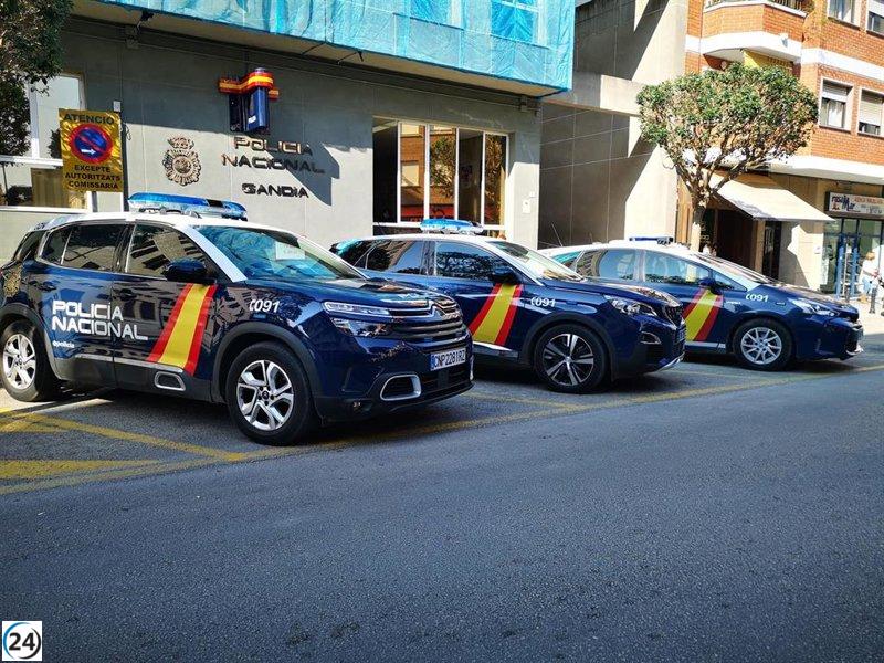Mujer arrestada por simular una estafa para evitar abandonar su vivienda en Gandia.
