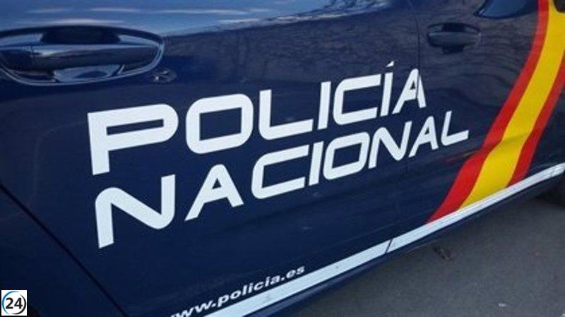 Tres arrestados por robar el bolso de una bañista en la playa del Postiguet.