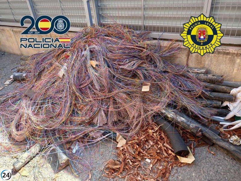 Arrestan en Alicante a empleado de mantenimiento por el robo de 600 kilos de cable de cobre.