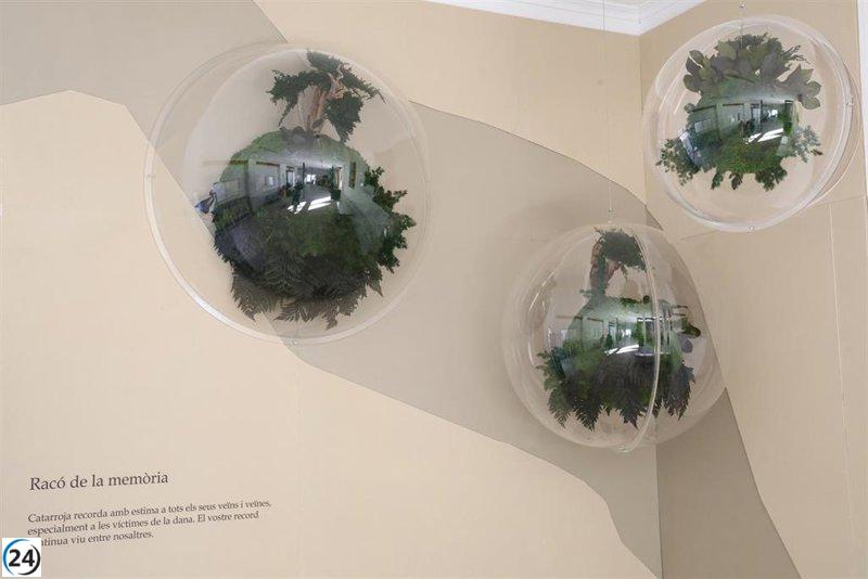 Catarroja rinde homenaje a las víctimas de la dana con un nuevo Rincón de la Memoria en el cementerio.