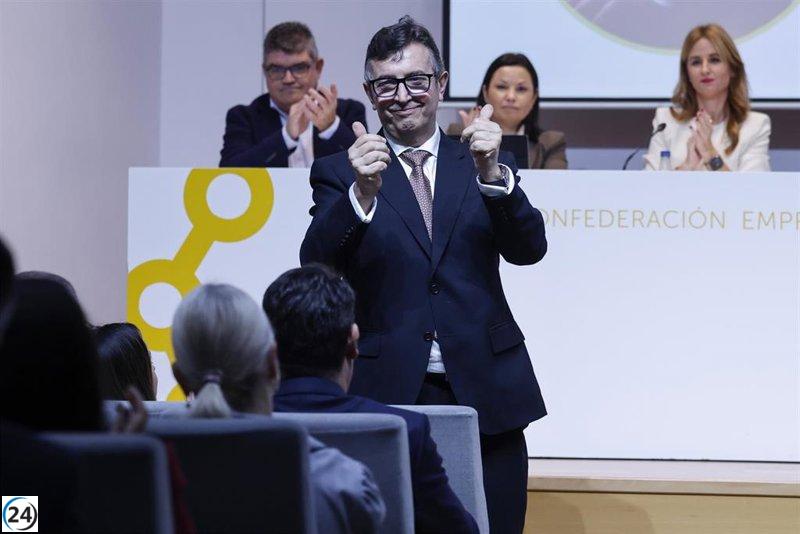 Lafuente asume la presidencia de la CEV y destaca la necesidad de una reconstrucción apolítica y urgente.