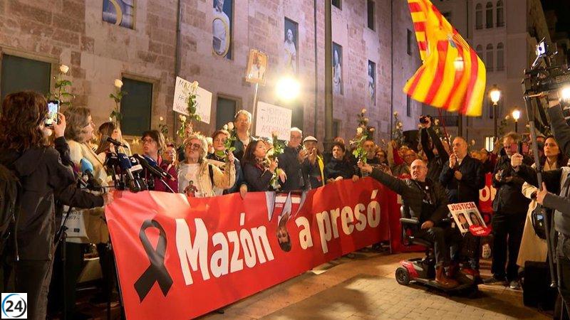 Protesta en Les Corts demanda encarcelamiento de Mazón y renuncia del Consell por su manejo de la dana.