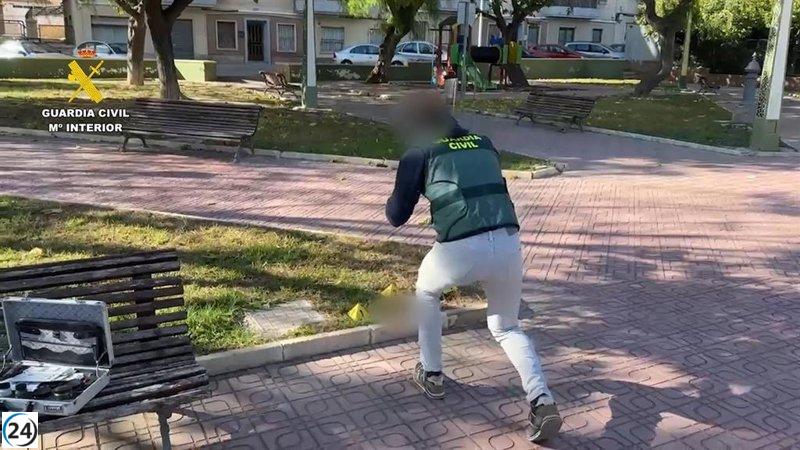 Detenidos dos sospechosos por atacar a un hombre con un martillo en un parque de Novelda.