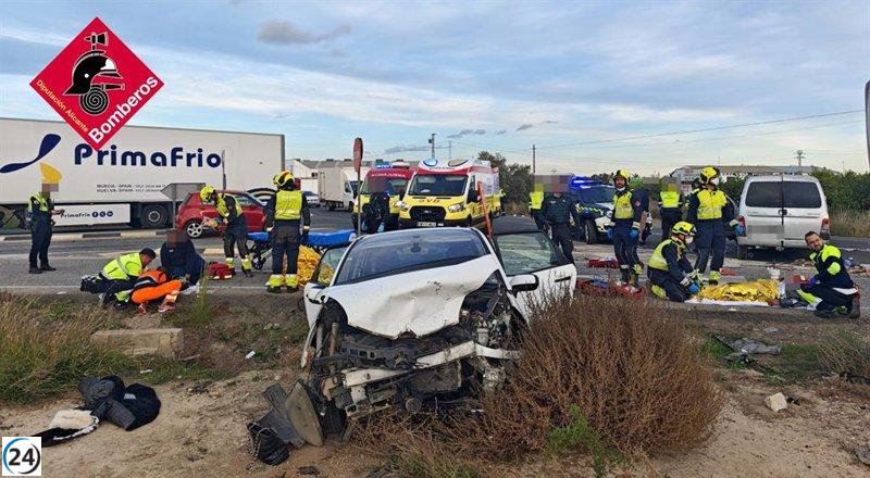 Accidente en Cox deja cuatro heridos, dos en estado crítico.