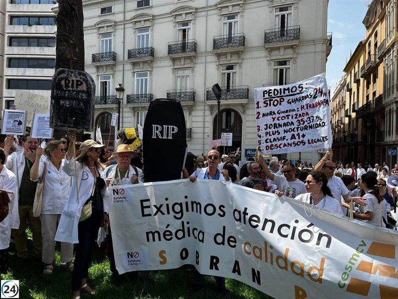 CESM estima que la participación en la huelga de médicos en la Comunidad Valenciana alcanza entre el 75% y el 90%, mientras que Sanidad lo reduce al 15%.