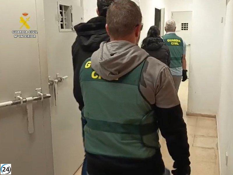 Capturan en Torrevieja a pareja fugitiva buscada por 49 estafas en todo el país.