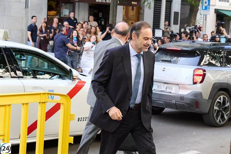 El Tribunal Supremo decide mantener a Ábalos y Koldo en prisión y los envía a juicio por el caso de las mascarillas.