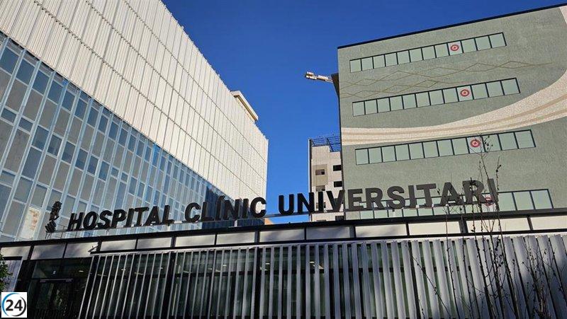 Niño de cinco años hospitalizado tras caer una cornisa en València.