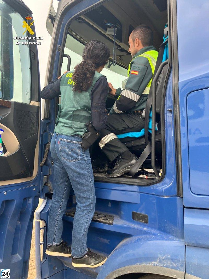 La Guardia Civil halla al fugitivo que atropelló y causó la muerte de un hombre en Alginet.