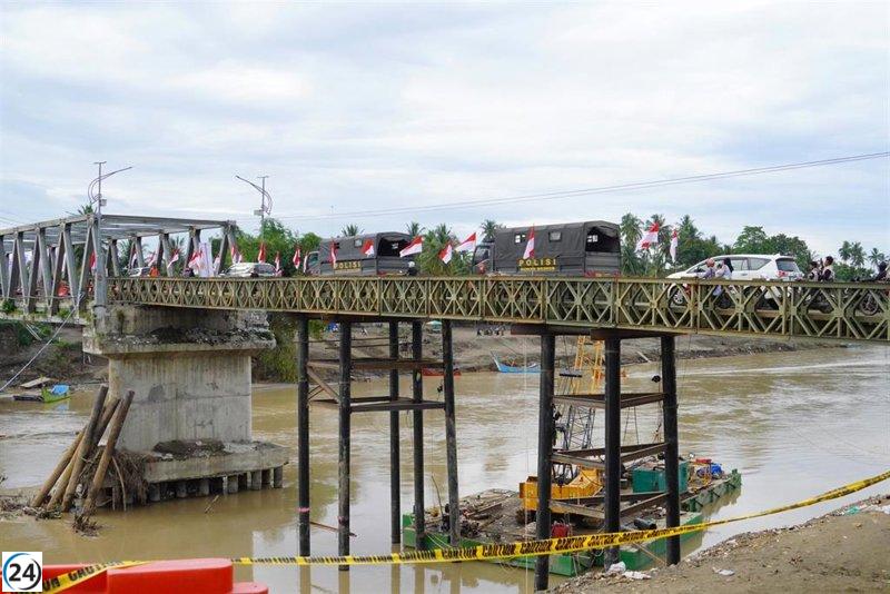 Equipos de búsqueda en Indonesia amplían labores tras hallazgo de restos del barco desaparecido.