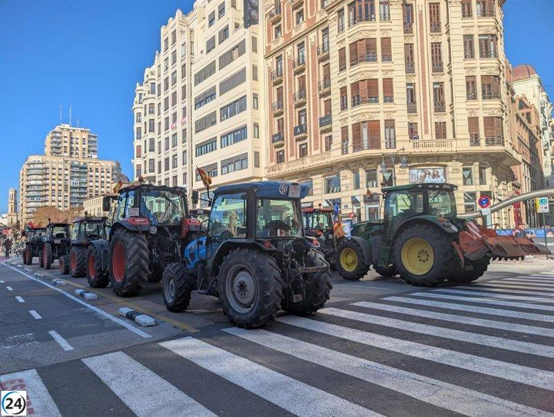 Protesta agrícola en València contra el pacto con Mercosur y la amenaza a la soberanía alimentaria.