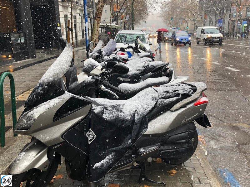 61 máquinas quitanieves y toneladas de sal para combatir la nevada.