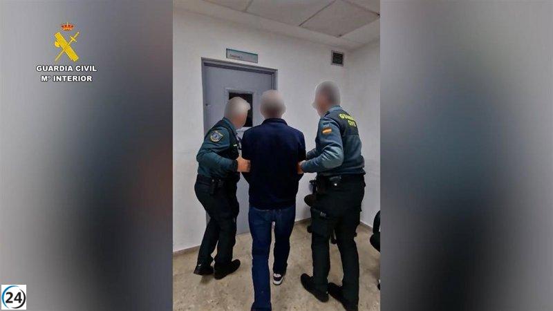 Aprehenden en el puerto de Dénia un vehículo cargado con más de siete kilos de cocaína.